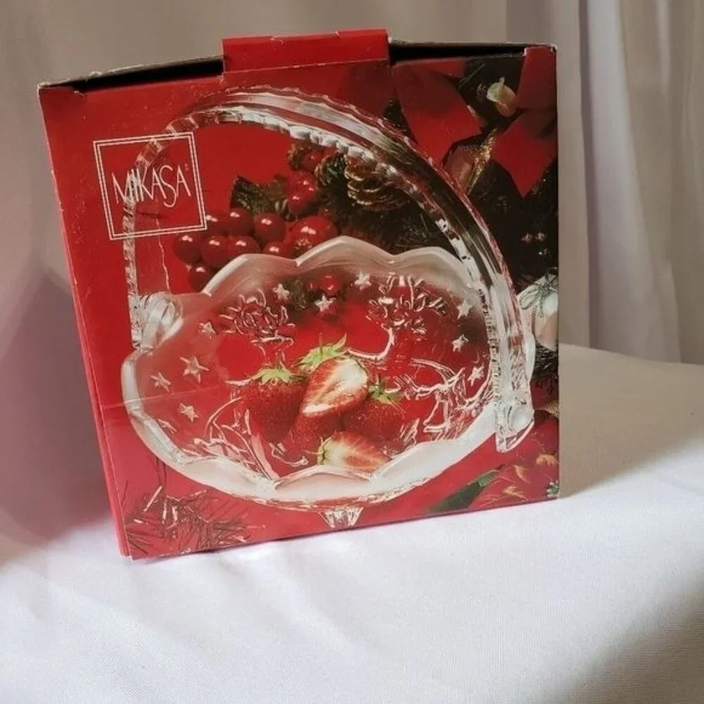 Mikasa Silent Night Handled Glass Basket